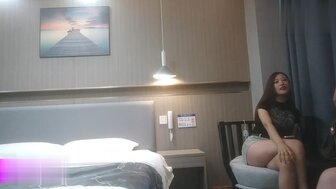 高質約炮美女被操高潮差點喊老公