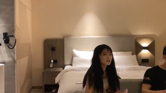 探花19歲美少女嬌小可愛被狂操直到筋疲力盡
