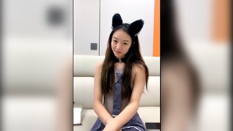 美女主播直播和男友啪啪 情趣貓耳裝既可愛又性感