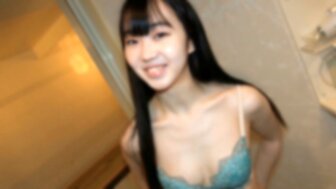 FC2PPV4676231 天真爛漫美女害羞時非常可愛 非常聽話把射進口裡的精液全吞下