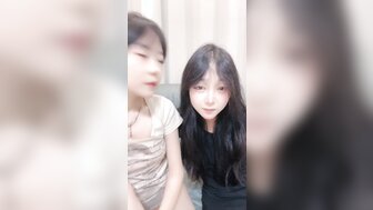 和2個膚白嫩妹4P