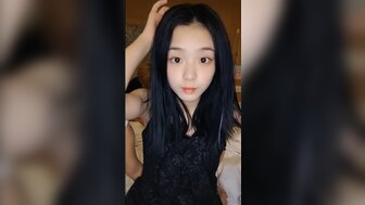 雪白嫩妹夢涵和閨蜜經輪流亂P 操到白漿長流