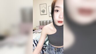 美少女夢涵跳蛋震棒插完小穴癢癢很難受 沒用男友被快便繳械