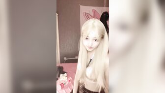 甜美校服少女活力十足慘被胖大叔爆操