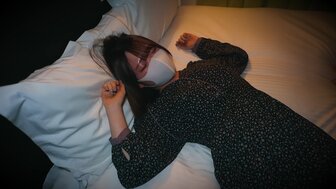 FC2PPV3178929 街頭撿屍醉酒女大生 被中年男人羞辱中出
