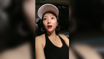 渣女路邊勾引年輕小哥車上激戰
