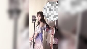 極品古裝美女直播淫蕩高潮樣子 背後被金主爸爸後入