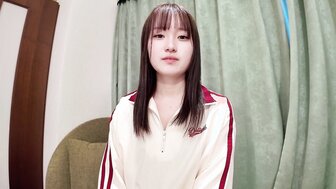 FC2PPV4724363 剛畢業的18歲白皙清純美女被大屌狂操痙攣呻吟