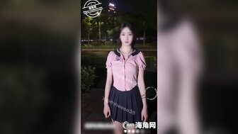 水手服嫩妹一邊用假慰自慰一邊騎自行車 騷水直流
