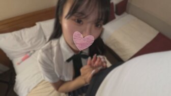 FC2PPV4777972 想成為偶像的純情學生穿著JK制服被狠狠地操 射在她嘴裡和小穴裡3次