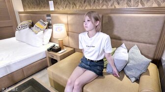 FC2PPV4989037 白晢金髮正妹被捆綁在床上用按摩棒強制高潮