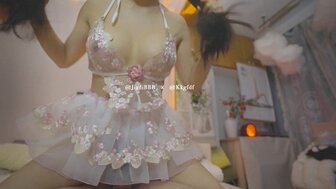 約炮雙馬尾性感內衣花店老板娘