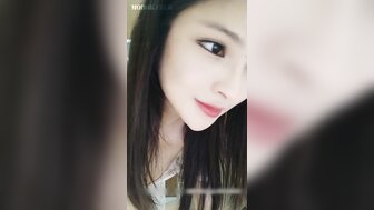 清純正妹與閨蜜弟弟啪啪 被火力全開差點受不住
